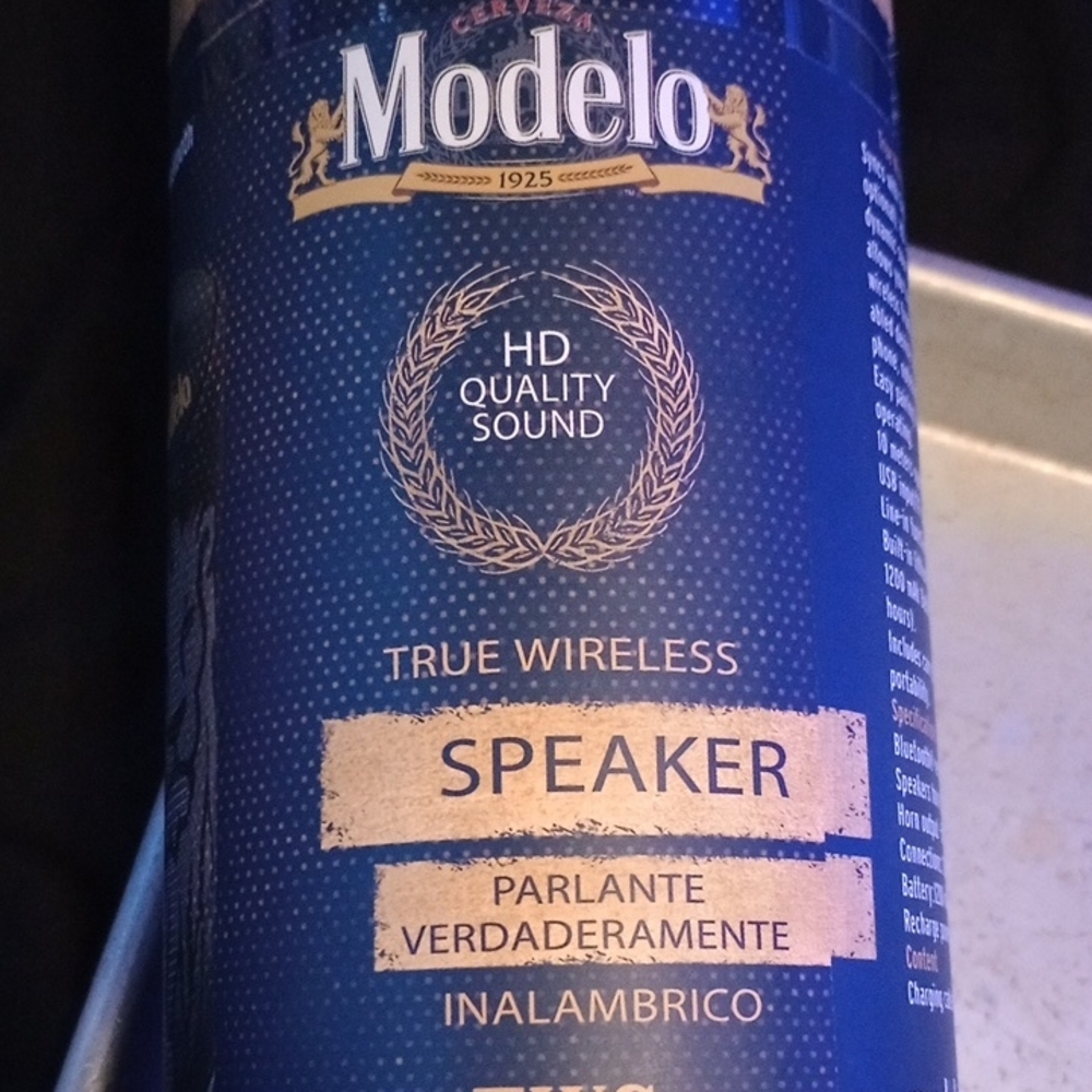 Modelo Cervasa Portable Wireless Speaker, NWT,